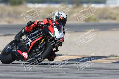 media/Oct-13-2025-Moto Forza (Mon) [[a66d839500]]/3-B Group/Session 3 (Turn 16)/